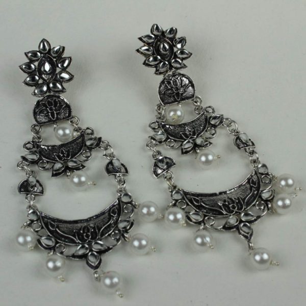 GypsyJewellery/ Silver Oxidized Pearl Earring